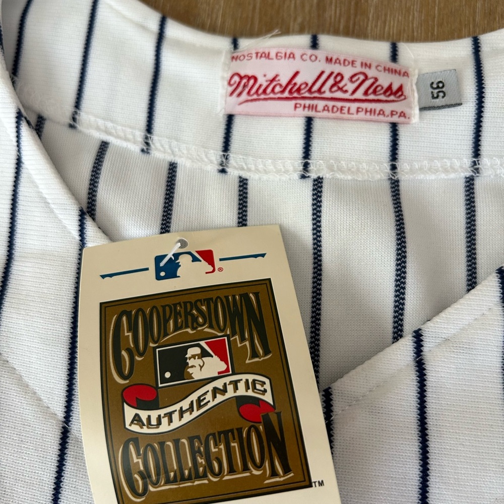 Mitchell & Ness Cooperstown Collection
Derek Jeter World Series 1998,never worn